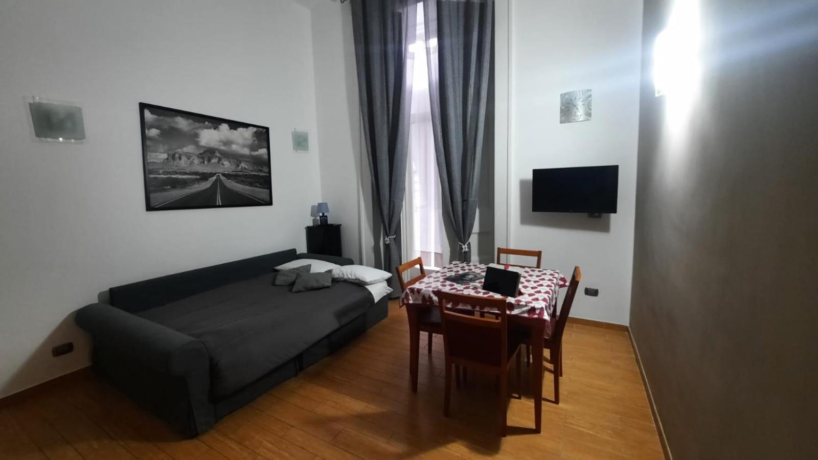 White Home Quartieri Spagnoli Nápoles Exterior foto